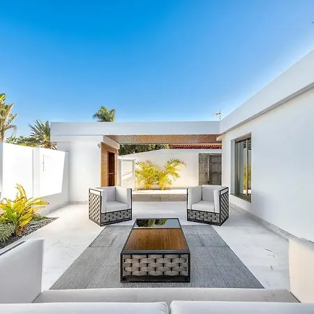 Villa Renovada Con 5 Bdr En Maspalomas