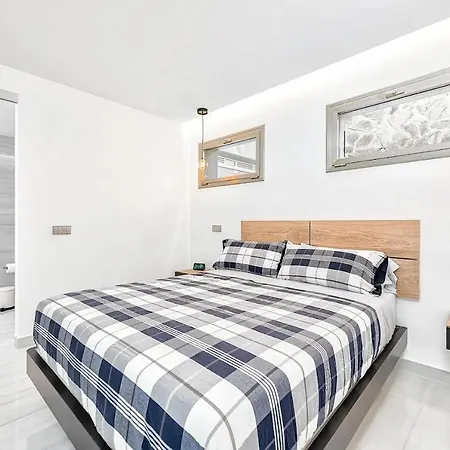 Renovada Con 5 Bdr En Maspalomas *