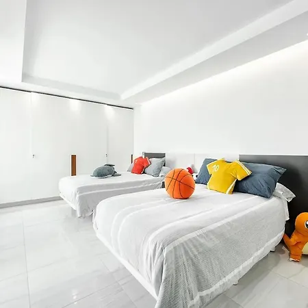 Renovada Con 5 Bdr En Maspalomas Villa